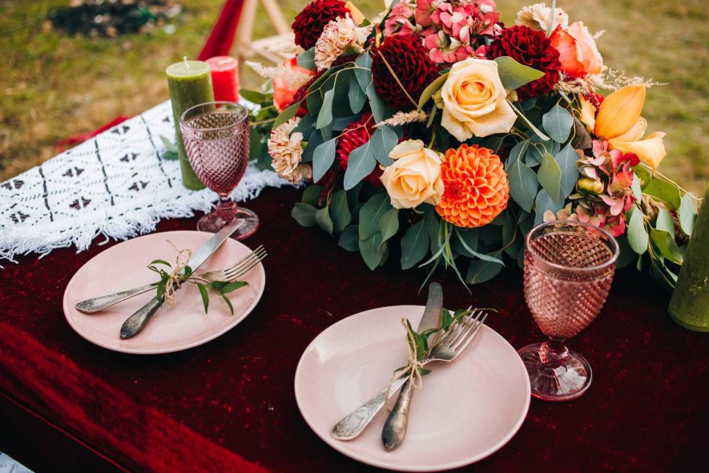 Mariage-Inspiration-Feel-The-Wedding-2025-21 Inspiration déco de table mariage fleurie et coloré, Feel the Wedding 2025