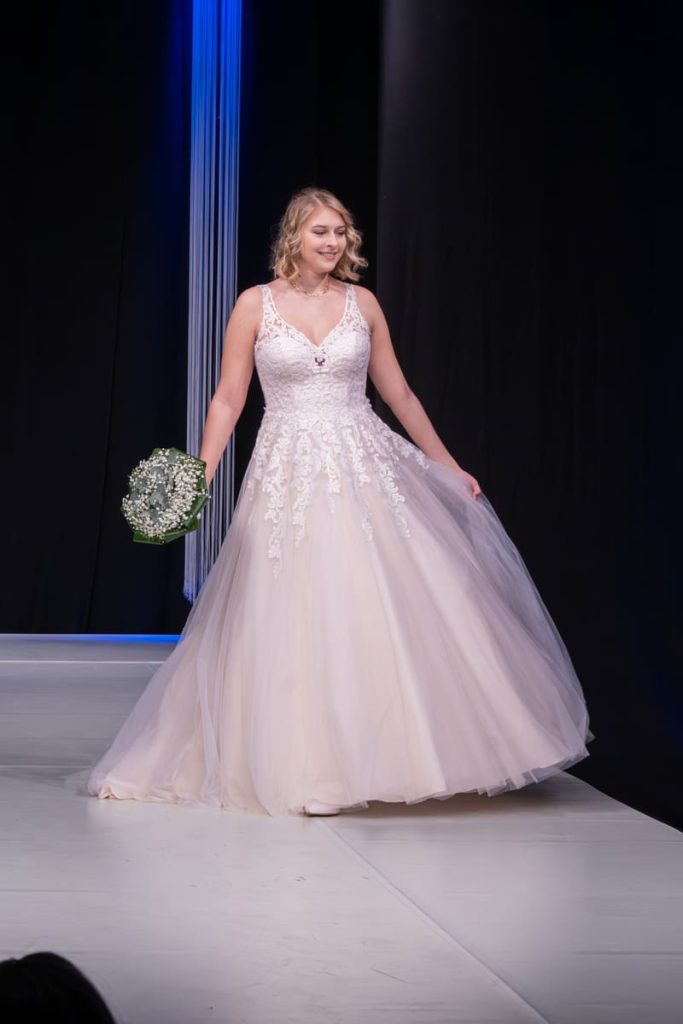 Au-Fil-Et-A-Mesure-NR-Feel-The-Wedding-2025-3 Robe de mariée par Au Fil Et À Mesure, NR. Feel the Wedding 2025