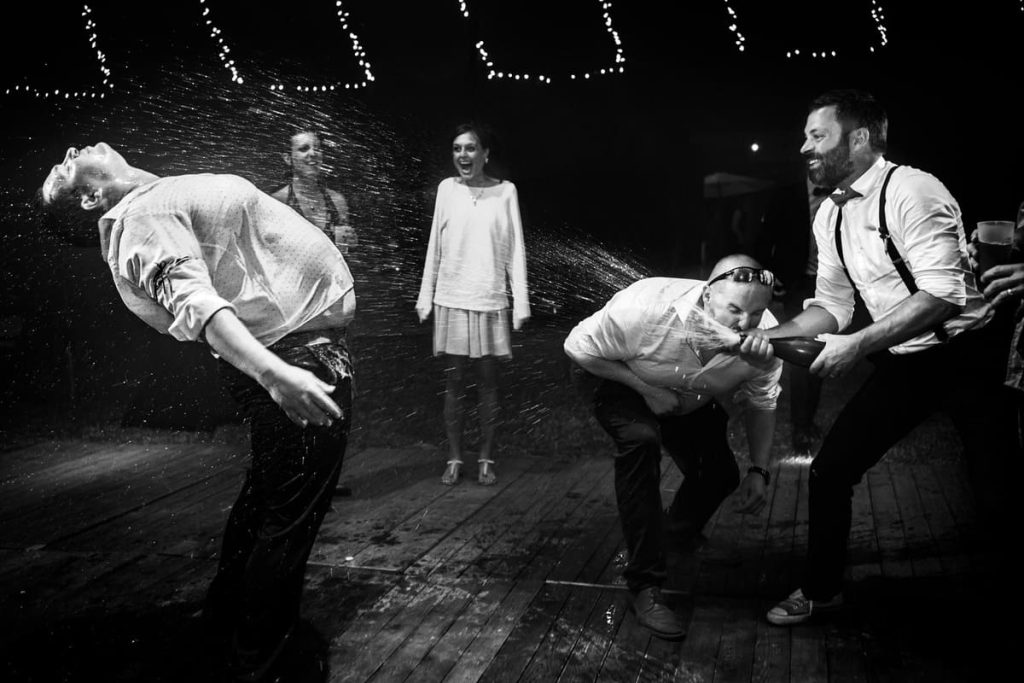 Fête de mariage par Alexis Pauwels Photography. Feel the Wedding 2025