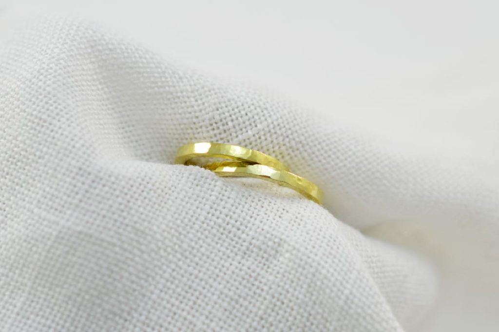 candice-de-rijcke-jewelry_alliances_2 Alliances mariage crées par Candice De Rijcke Jewelry. Feel the Wedding 2025