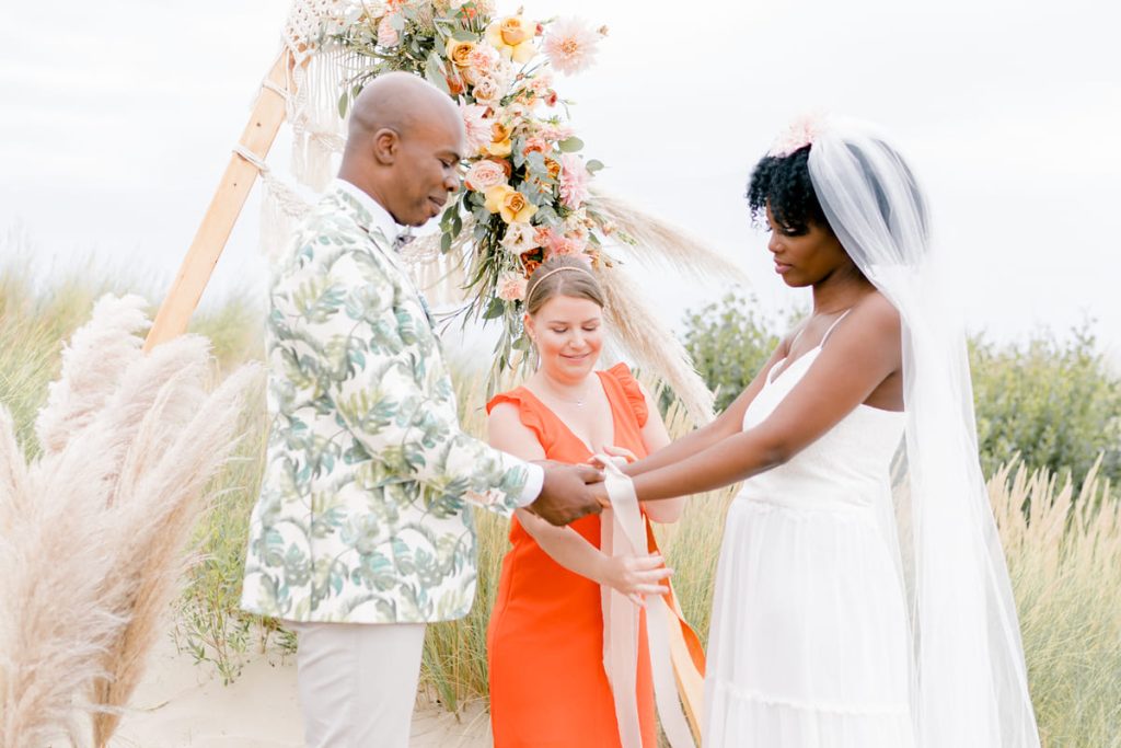 Officiante laïque Vos Belles Cérémonies. Feel the Wedding 2025
