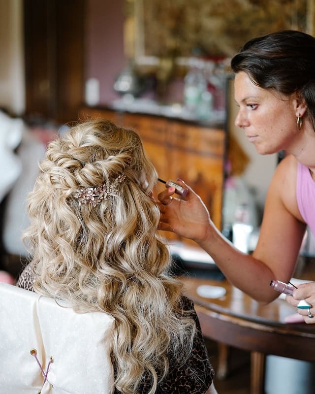 Maquillage et coiffure Calichi. Feel the Wedding 2025